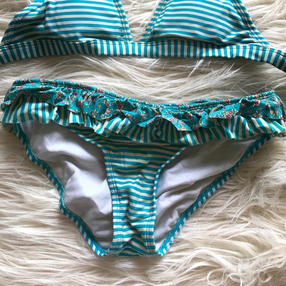 Roxy Reversible Bikini Set - Picture 3 of 6